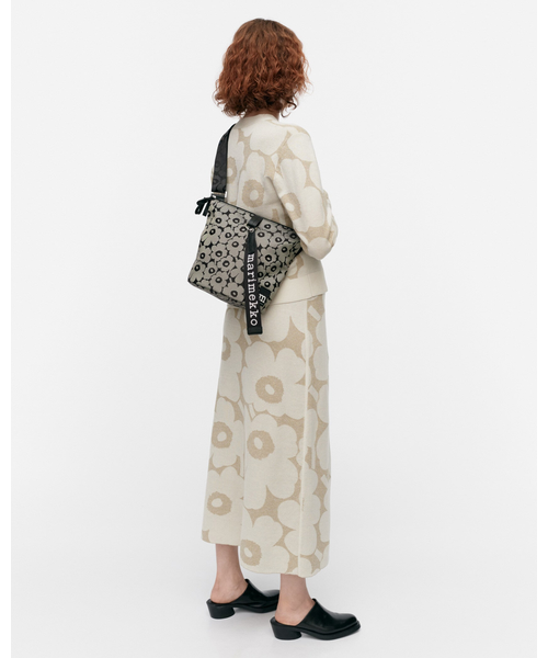 お値下げ中　Carry All Unikko ショルダーバッグ　マリメッコ 日本限定】Carry All Unikko ショルダーバッグ｜マリメッコの