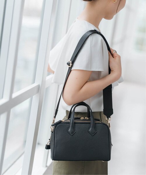 mica della valle / ミカデラヴァッレ Monica｜スピックアンド