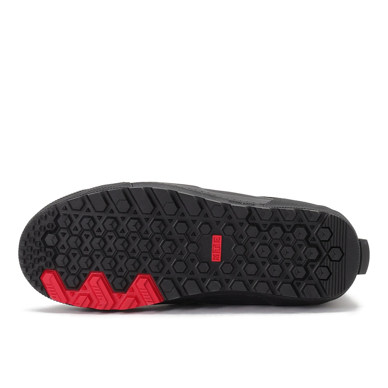 VN000CVS1OJ　MTE Sk8-Hi GORE-TEX　BLACKOUT　682237-0001