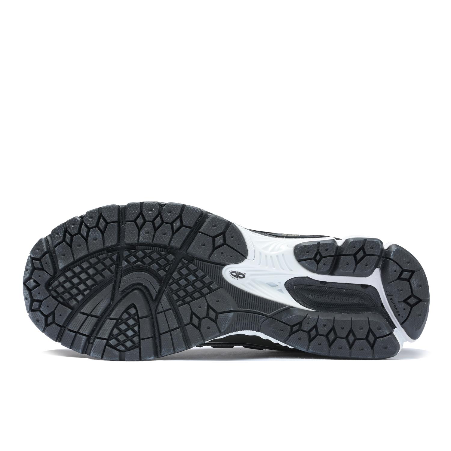 U1906RCF　U1906RCF(D)　BLACK(CF)　691575-0001