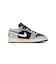 KHQ2021　AIR JORDAN 1 LOW SE GS　012LTSKGY/BLK　699981-0001