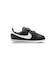 KIQ7636　17-22 CORTEZ (PSV)　001BLK/WHT　705358-0001