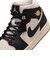 WIO0760　W AIR JORDAN 1 MID SE　001OFFNOR/CHALK　716317-0001