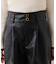 レザーショートパンツ