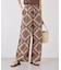 スカーフ柄イージーパンツ