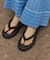 トングパフサンダル