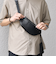 SHIPS any: スプリット レザー ボディバッグ (カードケース付き) 25SS