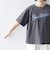 《予約》【WEB限定】バック タック ショート スリーブ ロゴ プリント TEE