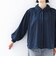 《予約》【WEB限定】〈手洗い可能〉襟 タック サテン ロング スリーブ ブラウス