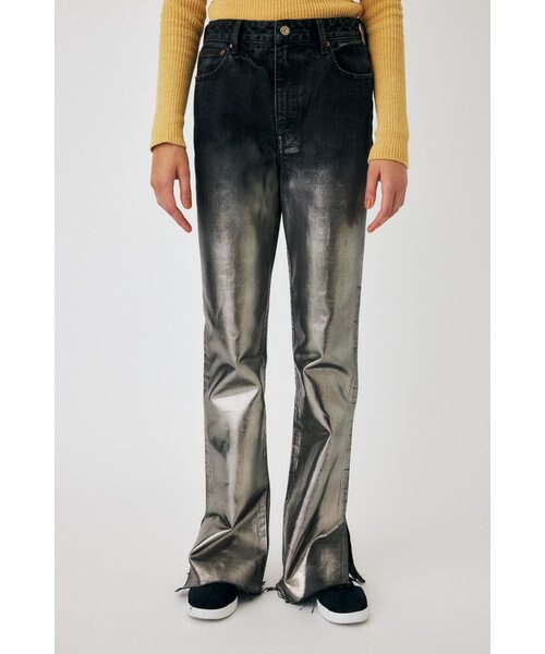 マウジー シルバーデニムパンツFOIL PRINT SLIM FLARE BLK FOIL PRINT SLIM FLARE｜マウジーの通販｜&mall（アンドモール