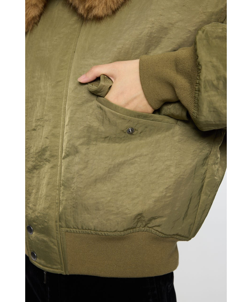 F／FUR COLLAR CROP ブルゾン｜マウジーの通販｜&mall（アンドモール