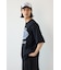 エンボスデニムロゴTシャツ