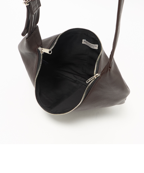 レザー ムーン ショルダー バッグ｜ビューティー＆ユース ユナイテッド