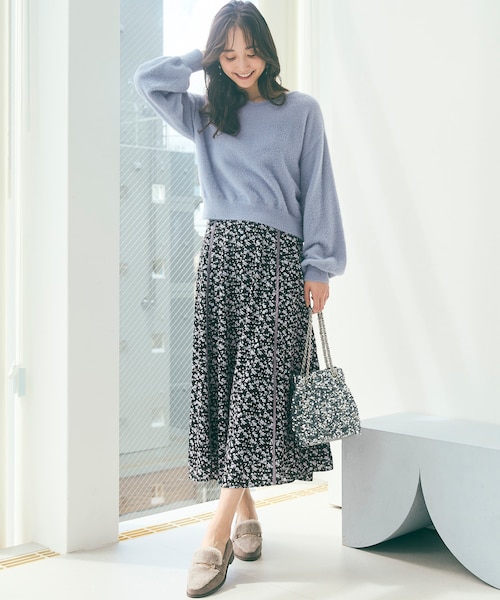 全方位 好印象】ラメフェザーニット×フラワースカート セット