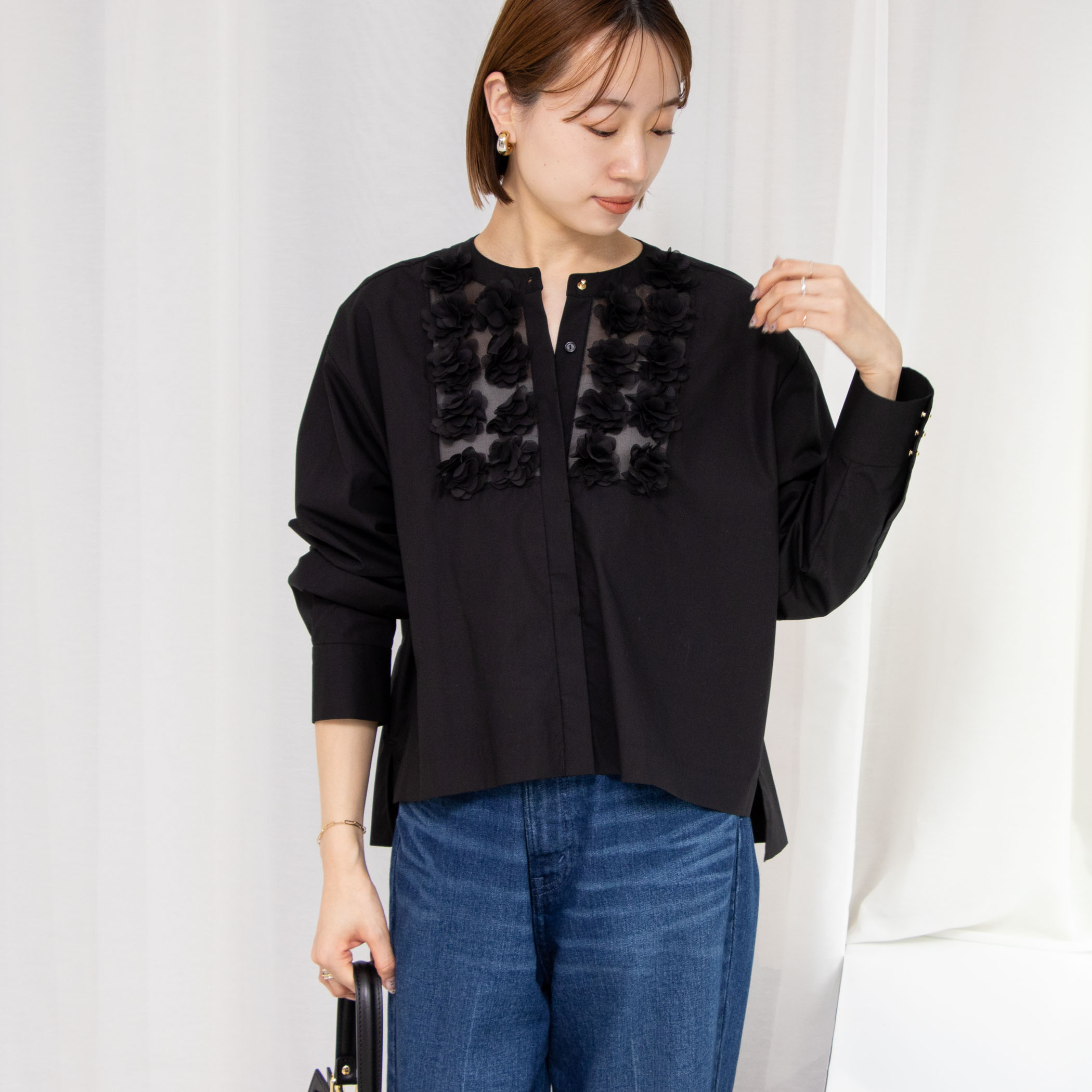 フラワーモチーフブラウス