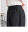 タックショートパンツ