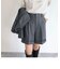 タックショートパンツ