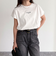 袖折り返しちびロゴTシャツ