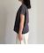袖折り返しちびロゴTシャツ