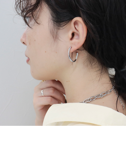 メタルカールピアス｜フレディ＆グロスターの通販｜&mall