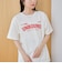 【汗染み軽減】 立体ロゴ風プリントTシャツ