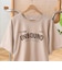 【汗染み軽減】 立体ロゴ風プリントTシャツ