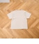 【汗染み軽減】 立体ロゴ風プリントTシャツ
