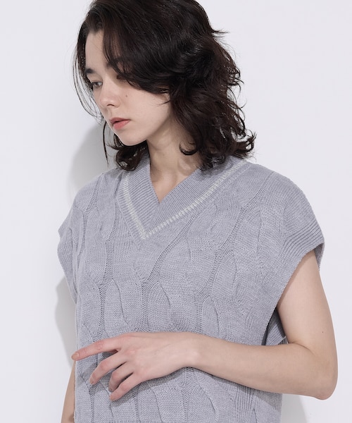 ケーブルニットベスト付き ワンピース｜ギャバジンK．Tの通販｜&mall