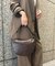 Mois/レザーハーフMOONショルダー