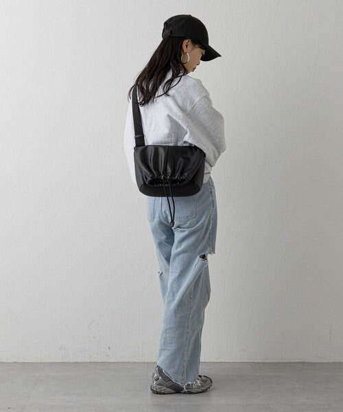 【送料込】Saint Laurent Jamie ラージ ポーチ スエード 国内発送【Saint Laurent】JAMIE ラージ ポーチ スエード 直営