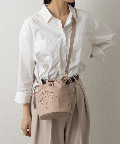 極美品 LUDLOW レザー スカラップ 巾着 ショルダーバッグ ベージュ ロゴ LAST Drip Designs 本革 巾着サコッシュショルダーバッグ S 巾着