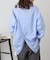 後ろボタン開き長袖シャツ