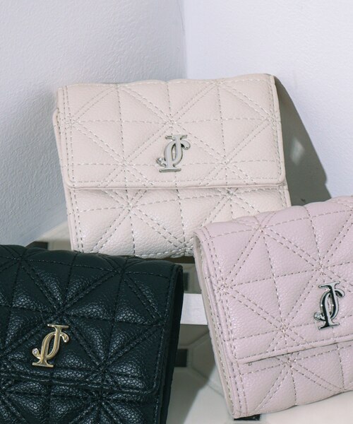 クロスJ キルト三つ折りウォレット｜ジルバイジルスチュアートの通販