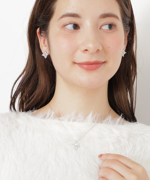 Cubic 大粒クローバーネックレス｜ジルバイジルスチュアートの通販