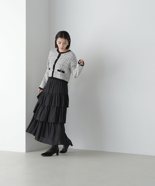 ◆新品◆ NATURAL BEAUTY BASIC グロッシーティアードスカート グロッシーティアードスカート 24AW｜ナチュラルビューティー