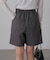 タックショートパンツ