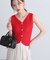 〈MFM〉エンブレムボタン変形Vネックノースリニット