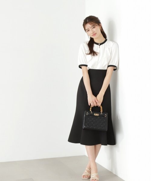 MISEKI SEOUL シアリングラッフルミディスカート ブラック MISEKI SEOUL シアリングラッフルミディスカート ブラック