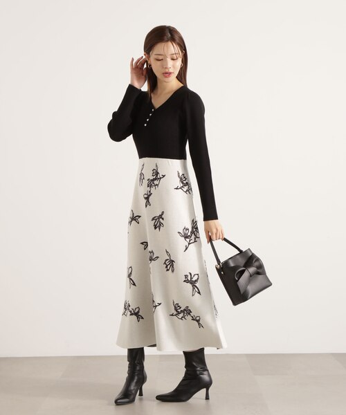 花柄ジャガードニットワンピース｜プロポーションボディ