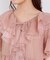 チュール付きラッフルブラウス