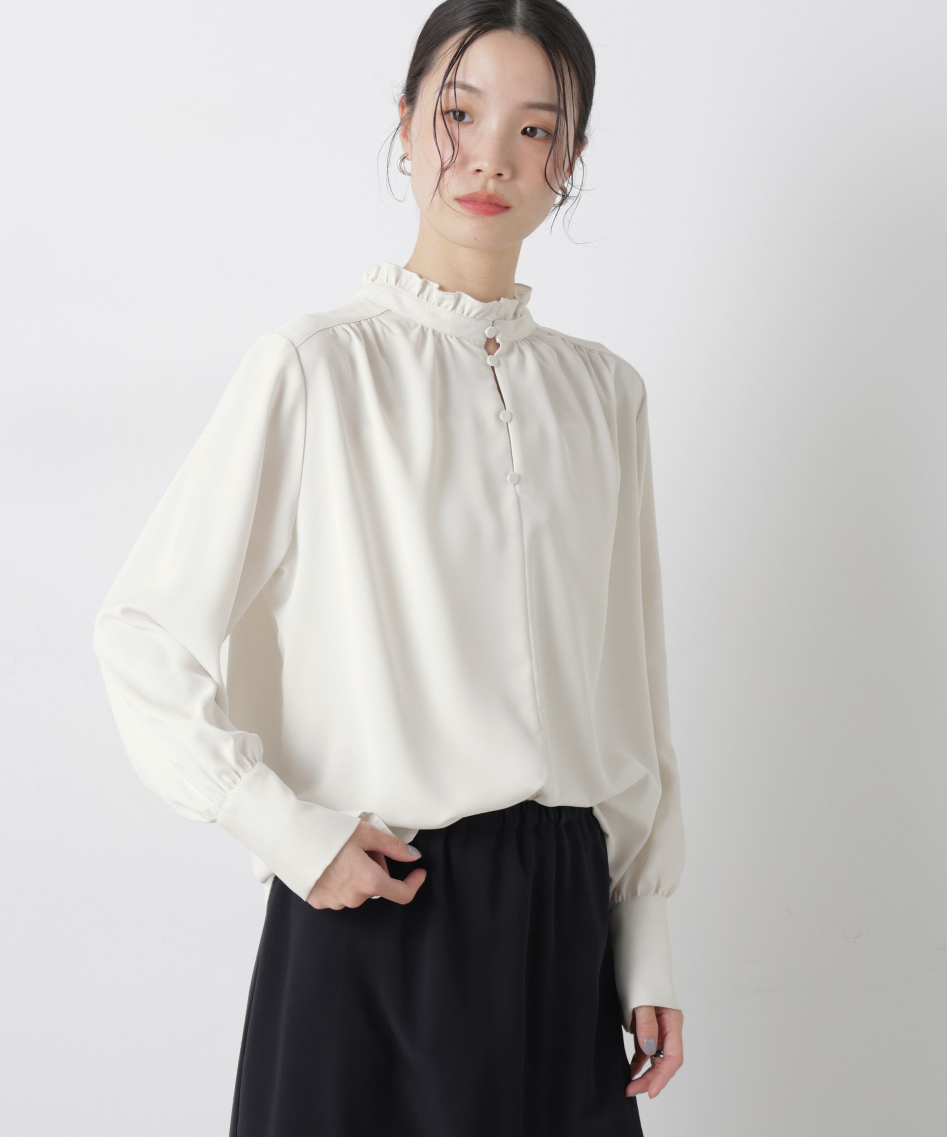 前後2wayスタンドカラーギャザーブラウス