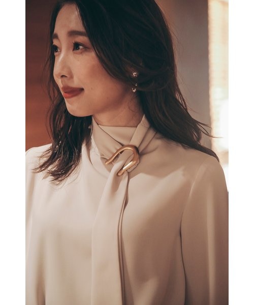 冨張愛コラボ]クラッシュメタルブローチブラウス｜ピンキーアンド