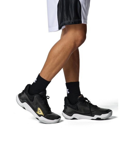 アンダーアーマー（UNDER ARMOUR）バスケットシューズ バッシュ