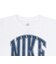 ナイキ（NIKE）GIANT VARSITY Tシャツ 86N298-001