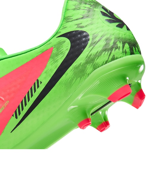 ナイキ（NIKE）サッカースパイク 天然芝/人工芝用 ファントム 6 LOW