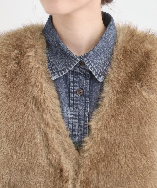 FILA♡【美品❣️】ふわふわフェイクファーのフーディベストＬ FILA フード付きフェイクファーベスト FILA フード付きフェイク