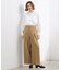 シンプルを品よく格上げ　サイドビットワイドパンツ