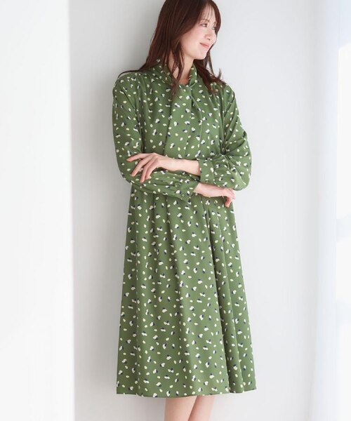 通勤・おでかけにおすすめ◎】フラワープリントボウタイワンピース