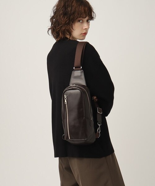 WEB限定】イタリアンレザー縦型ボディバッグ｜ティーケータケオキクチ