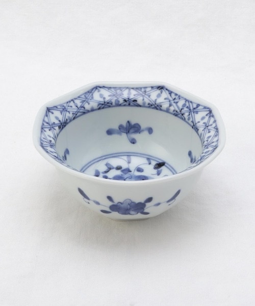 鉢 八角 丼 染付 草花文様 雷文 歪み 鉢 八角 丼 染付 草花文様 雷文 歪み - メルカリ
